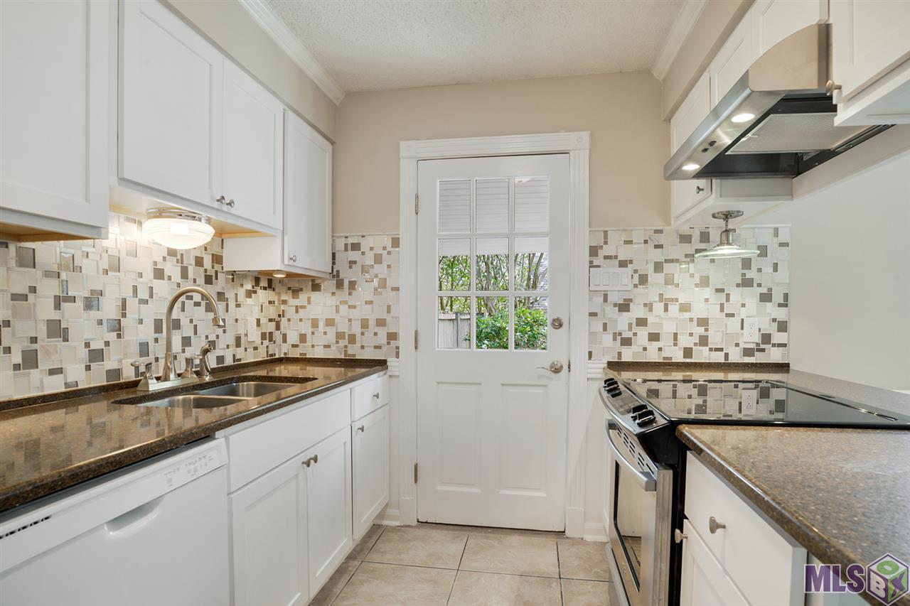 8960 Highland Road Baton Rouge, LA 70810 - Photo 3 of 14