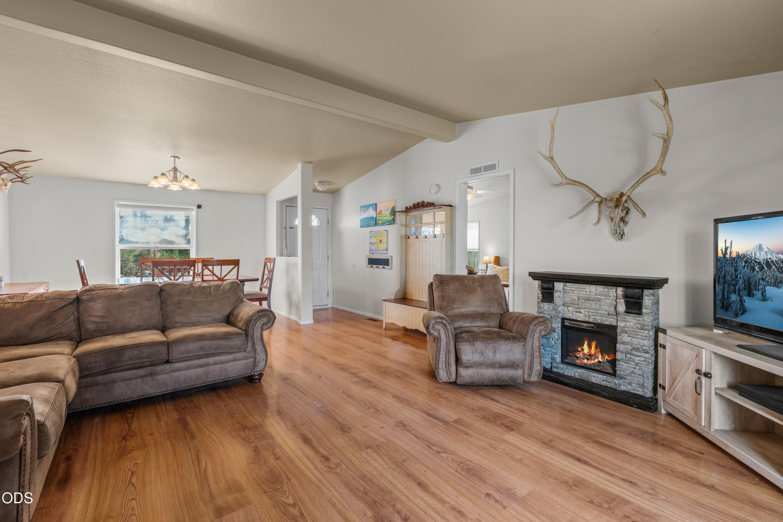 4900 Northwest Homestead Way Redmond, OR 97756 - Photo 4 of 56