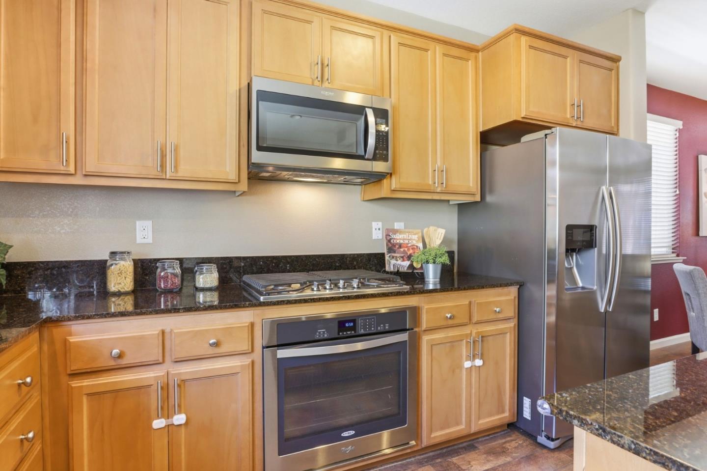 57 Regency Place Hayward, CA 94544 - Photo 8 of 30