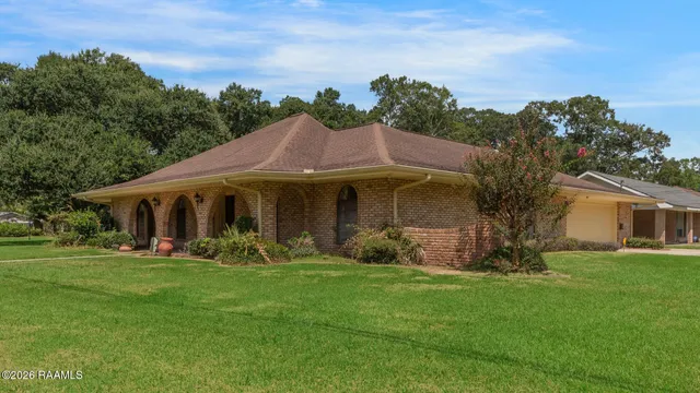 $305,000 | 1100 West Gilman Road, Lafayette, LA 70501