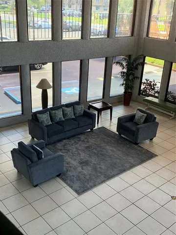 $239,900 | 9273 Southwest 8th Street, Unit 206, Boca Raton, FL 33428