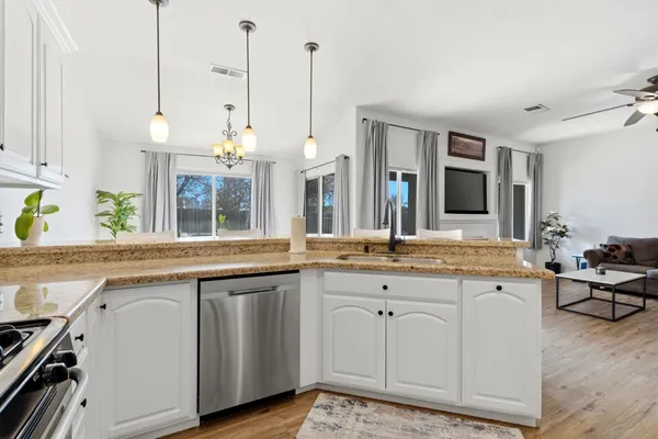 $489,000 | 865 Avalon Drive, Lemoore, CA 93245