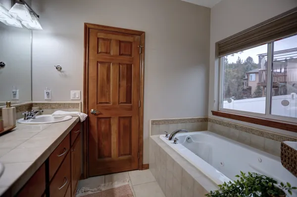 $670,000 | 5805 North Hermosa Circle, Otis Orchards, WA 99027