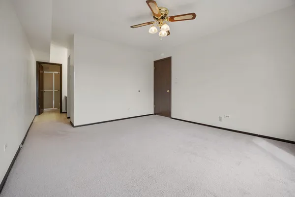 $249,900 | 854 East Carriage Lane, Unit 8, Palatine, IL 60074
