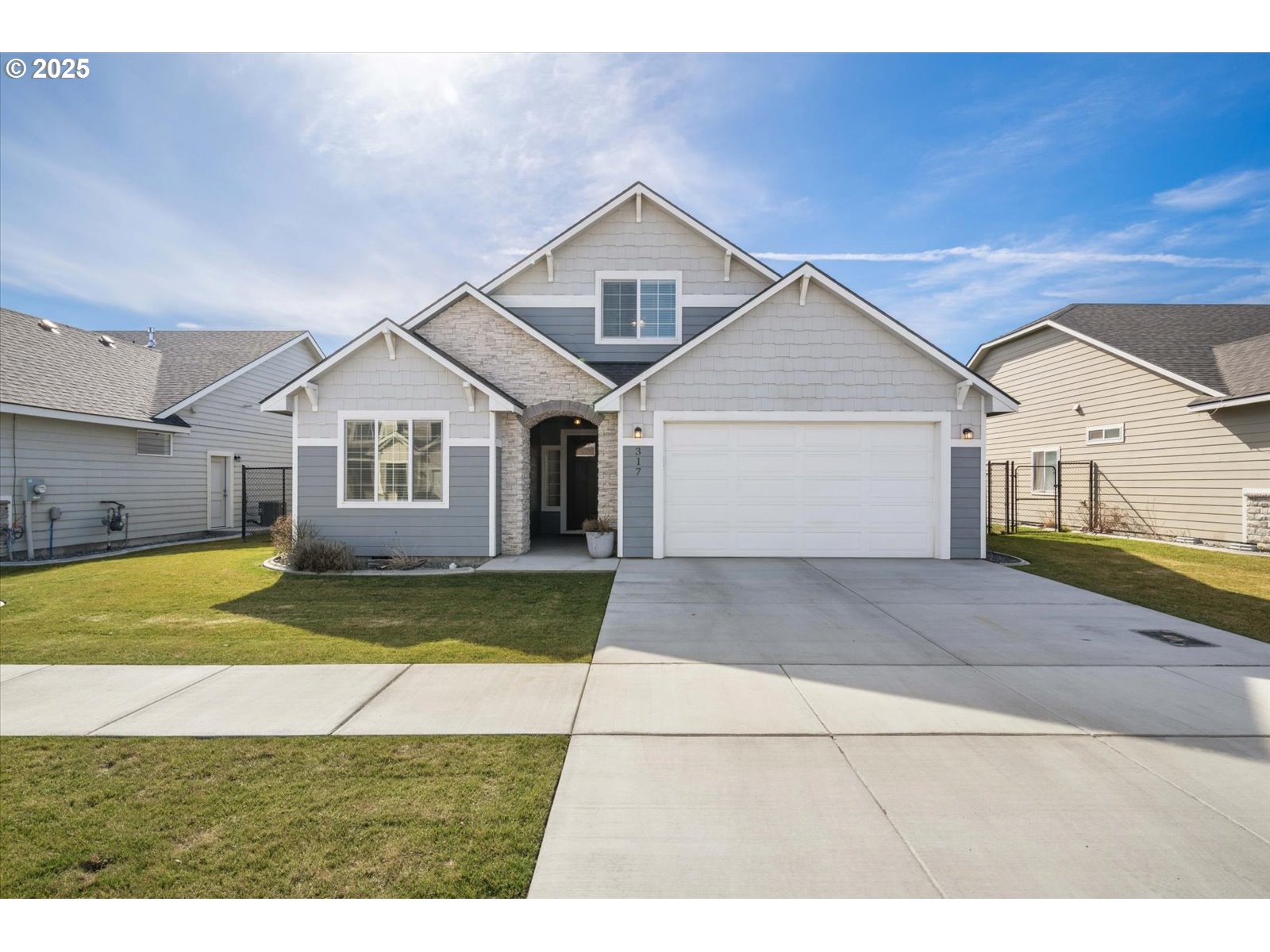 317 Sage Street Boardman, OR 97818 - Photo 1 of 46 a view of outdoor space yard and front view of a house