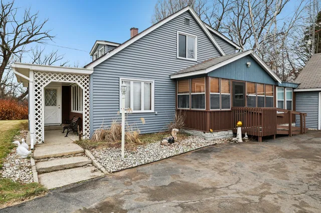 $289,900 | W7028 Highway 16, Pardeeville, WI 53954