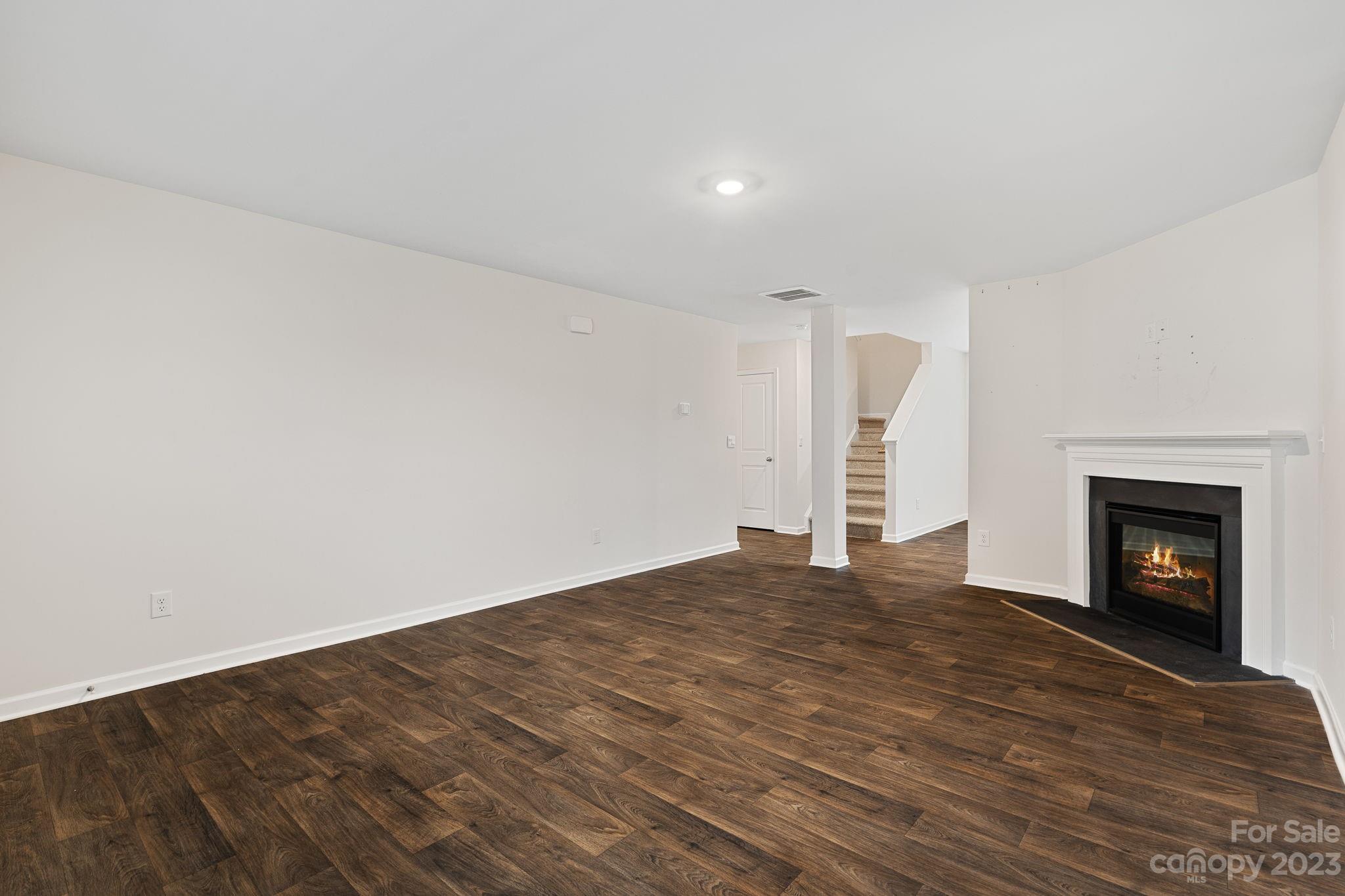 8044 Starnes Randall Road Charlotte, NC 28215 - Photo 2 of 28 Gallery Image 2