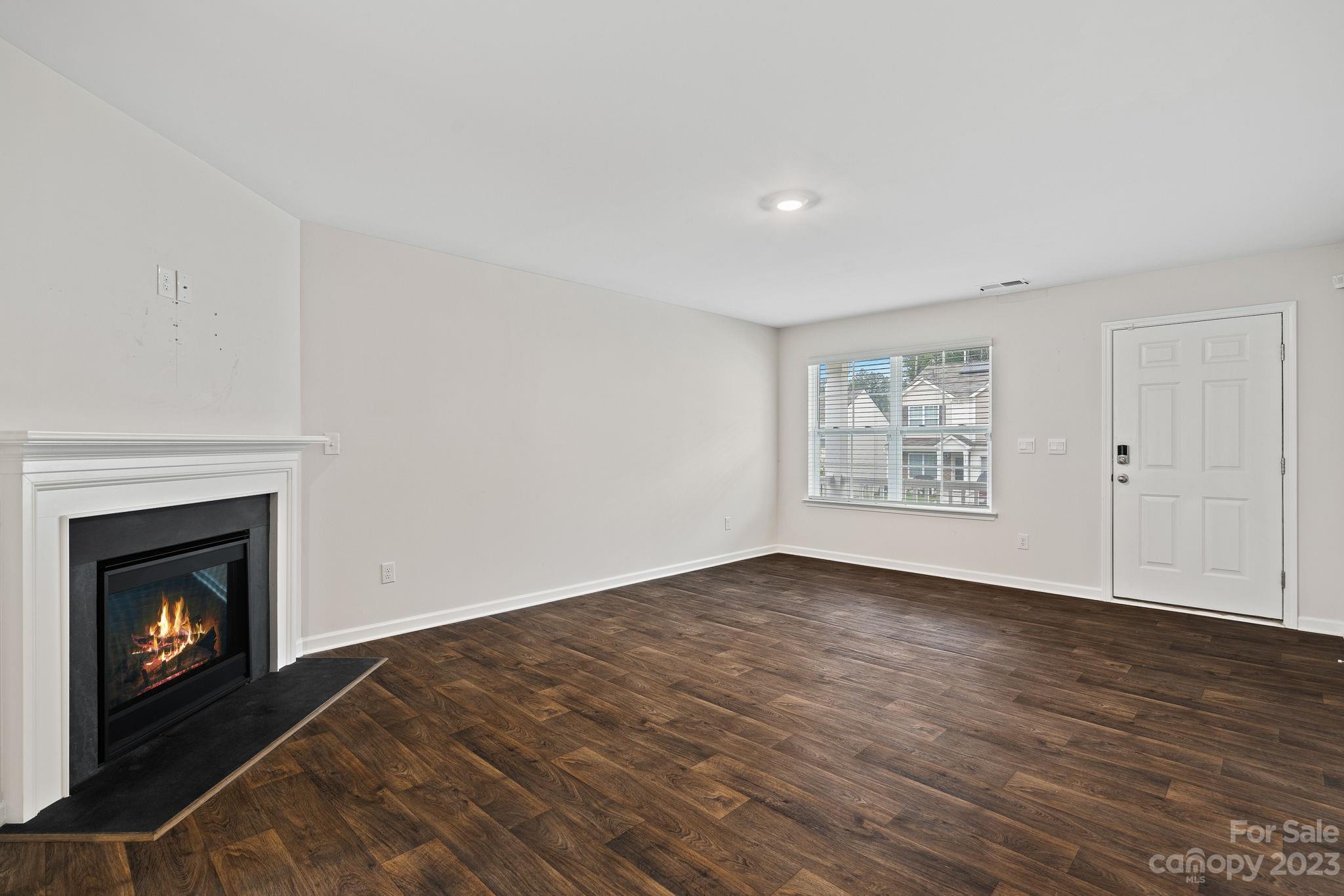 8044 Starnes Randall Road Charlotte, NC 28215 - Photo 3 of 28 Gallery Image 3