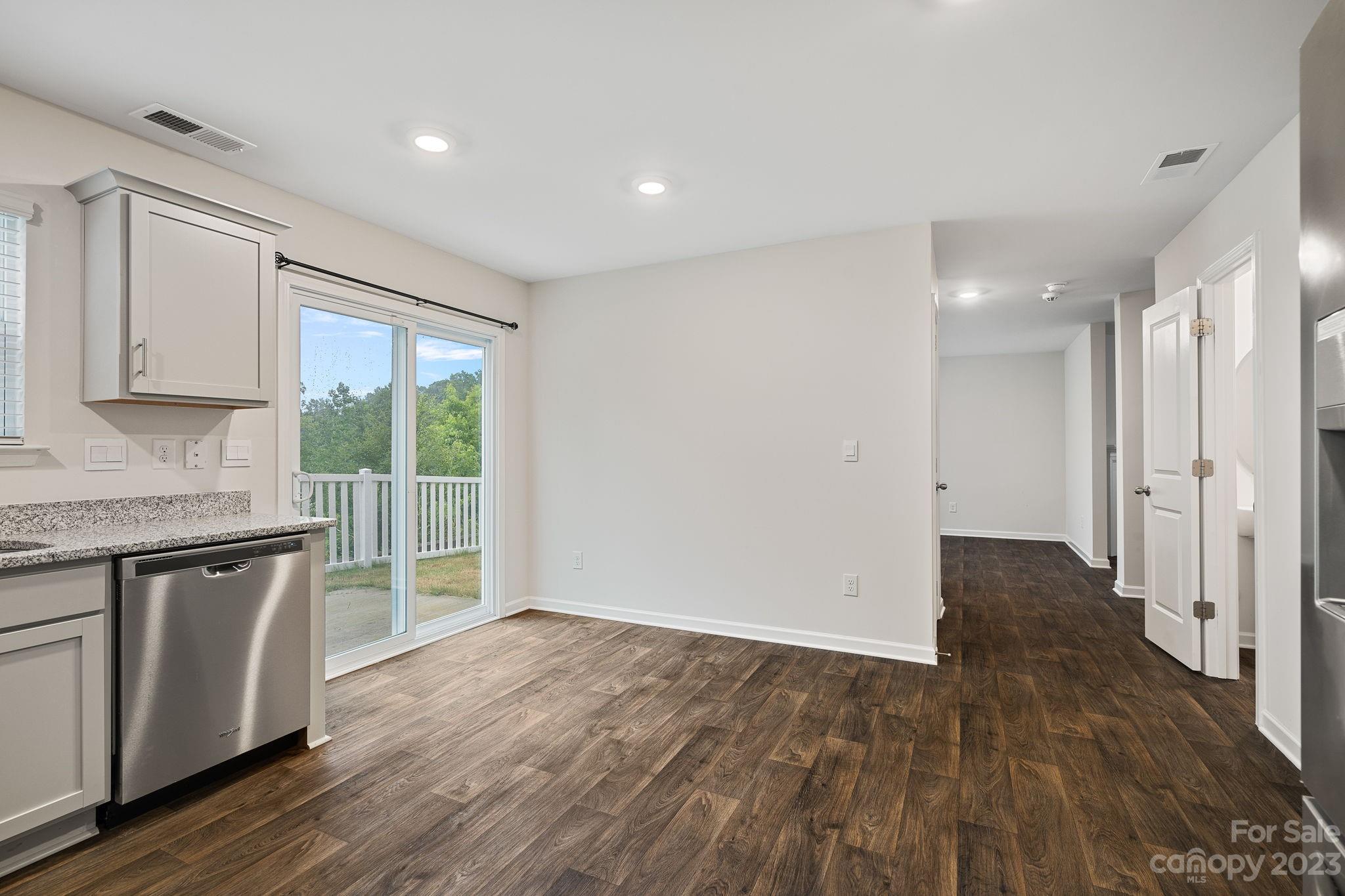 8044 Starnes Randall Road Charlotte, NC 28215 - Photo 5 of 28 Gallery Image 5