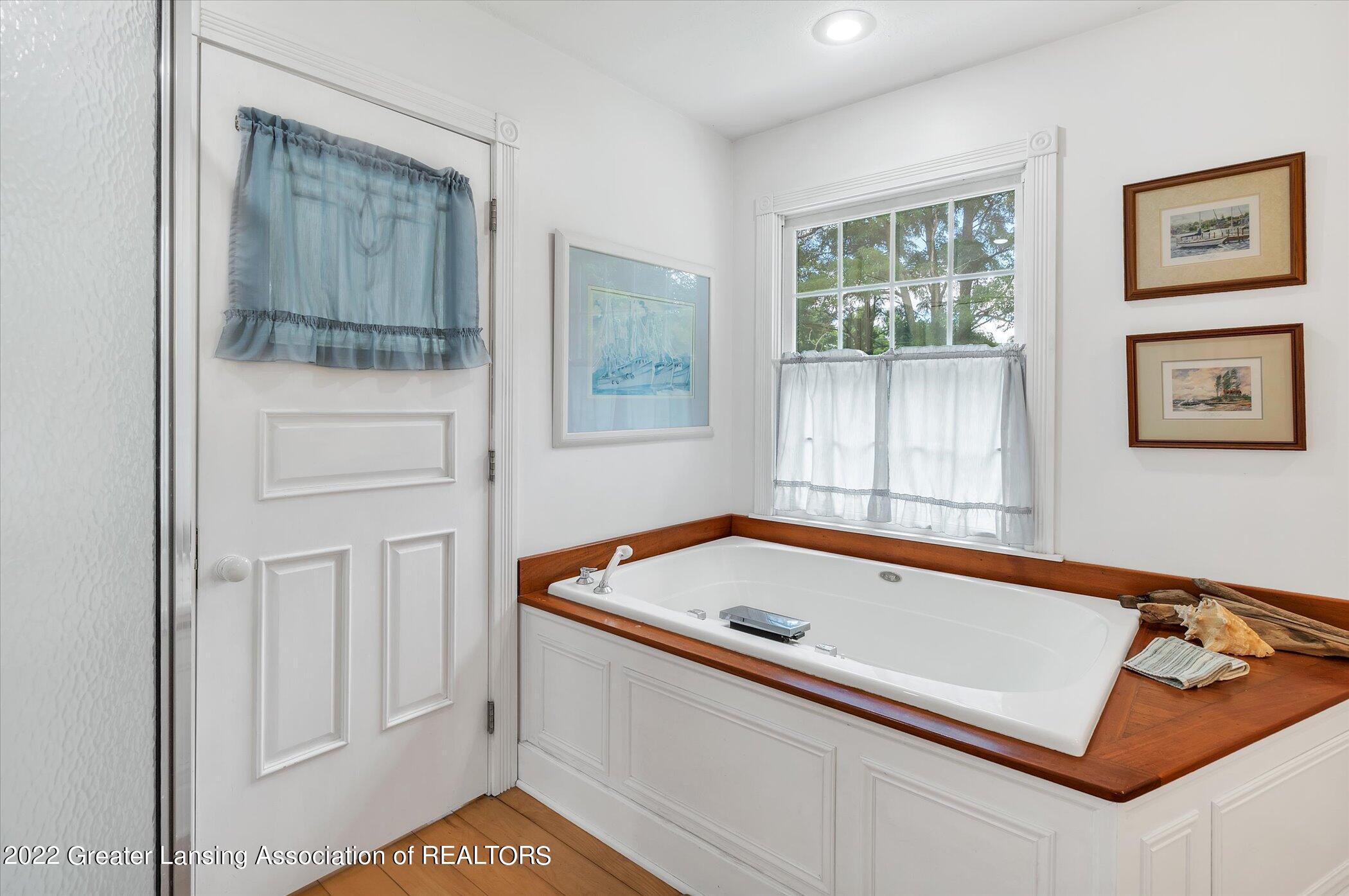 2621 Dobie Road Mason, MI 48854 - Photo 28 of 55 Bath