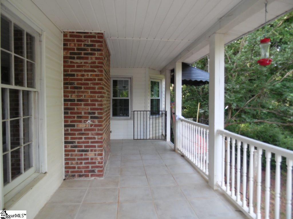 100 Walker Road Travelers Rest, SC 29690 - Photo 4 of 36 Gallery Image 4
