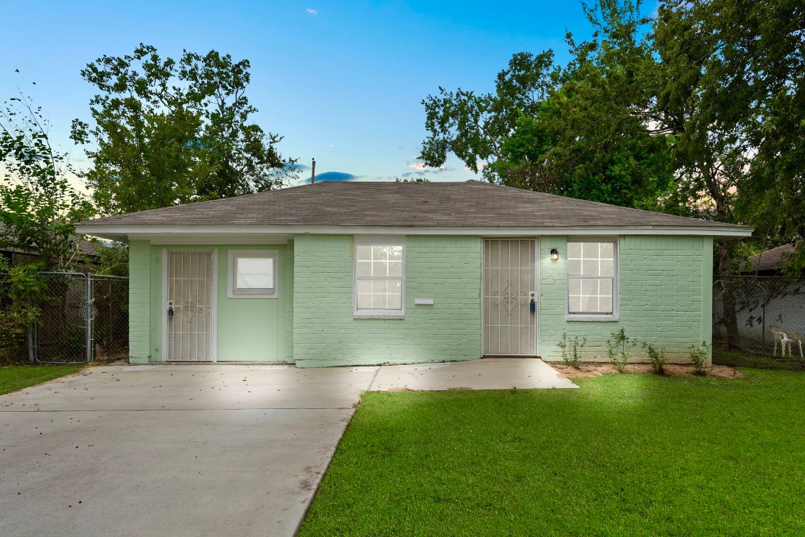 Welcome home to 3031 Friar Point Road located on a quiet street in Sugar Valley and zoned to Houston ISD!