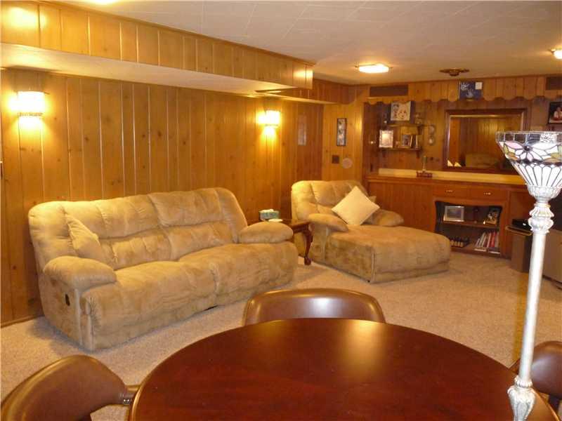 606 Greenlee Road Whitehall, PA 15227 - Photo 16 of 25 Den/Family/Great Room.