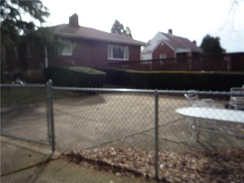 606 Greenlee Road Whitehall, PA 15227 - Photo 24 of 25 Exterior Back.