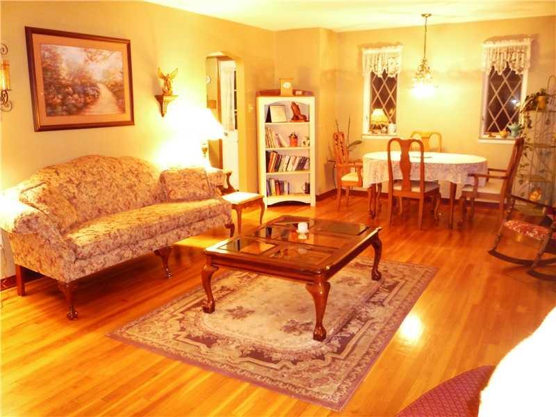 606 Greenlee Road Whitehall, PA 15227 - Photo 4 of 25 Living Room.