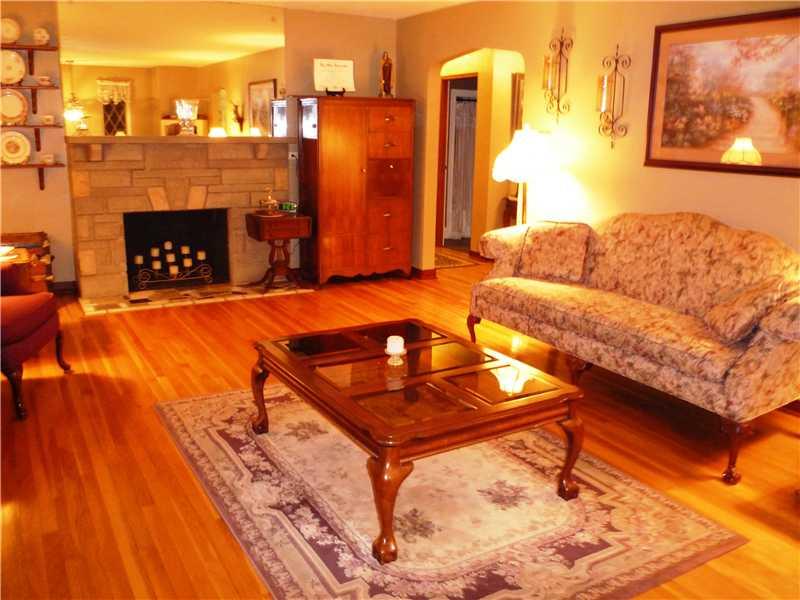 606 Greenlee Road Whitehall, PA 15227 - Photo 5 of 25 Living Room.