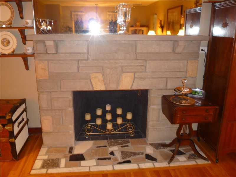 606 Greenlee Road Whitehall, PA 15227 - Photo 9 of 25 Living Room.