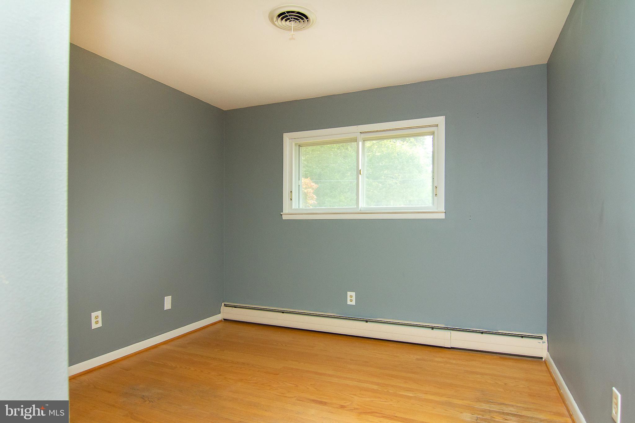 15 Greenvale Road Westminster, MD 21157 - Photo 19 of 36 Bedroom 3