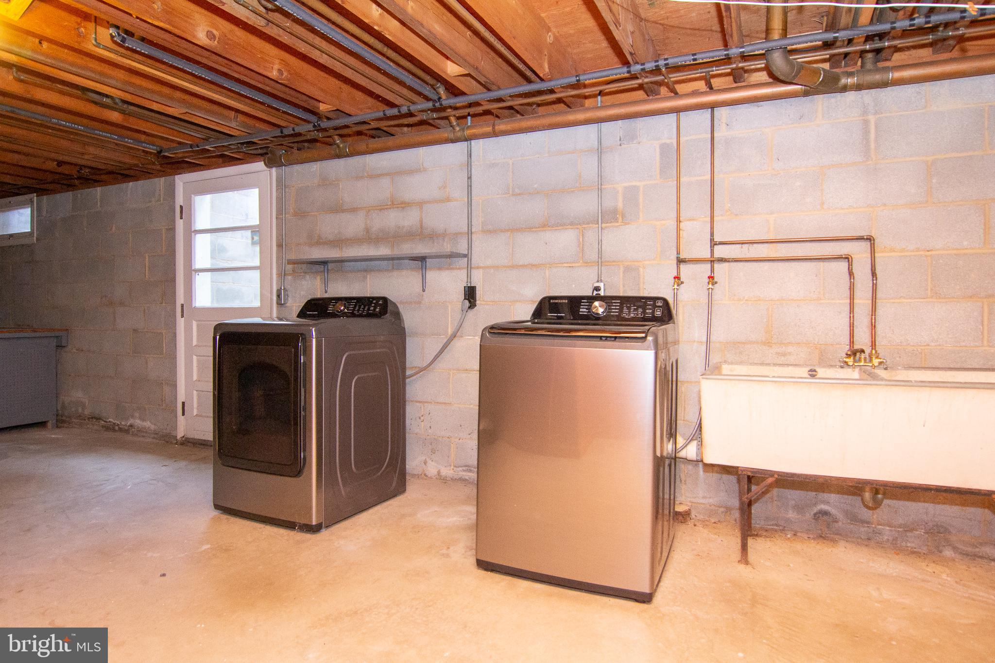 15 Greenvale Road Westminster, MD 21157 - Photo 25 of 36 Utility room washer/dryer