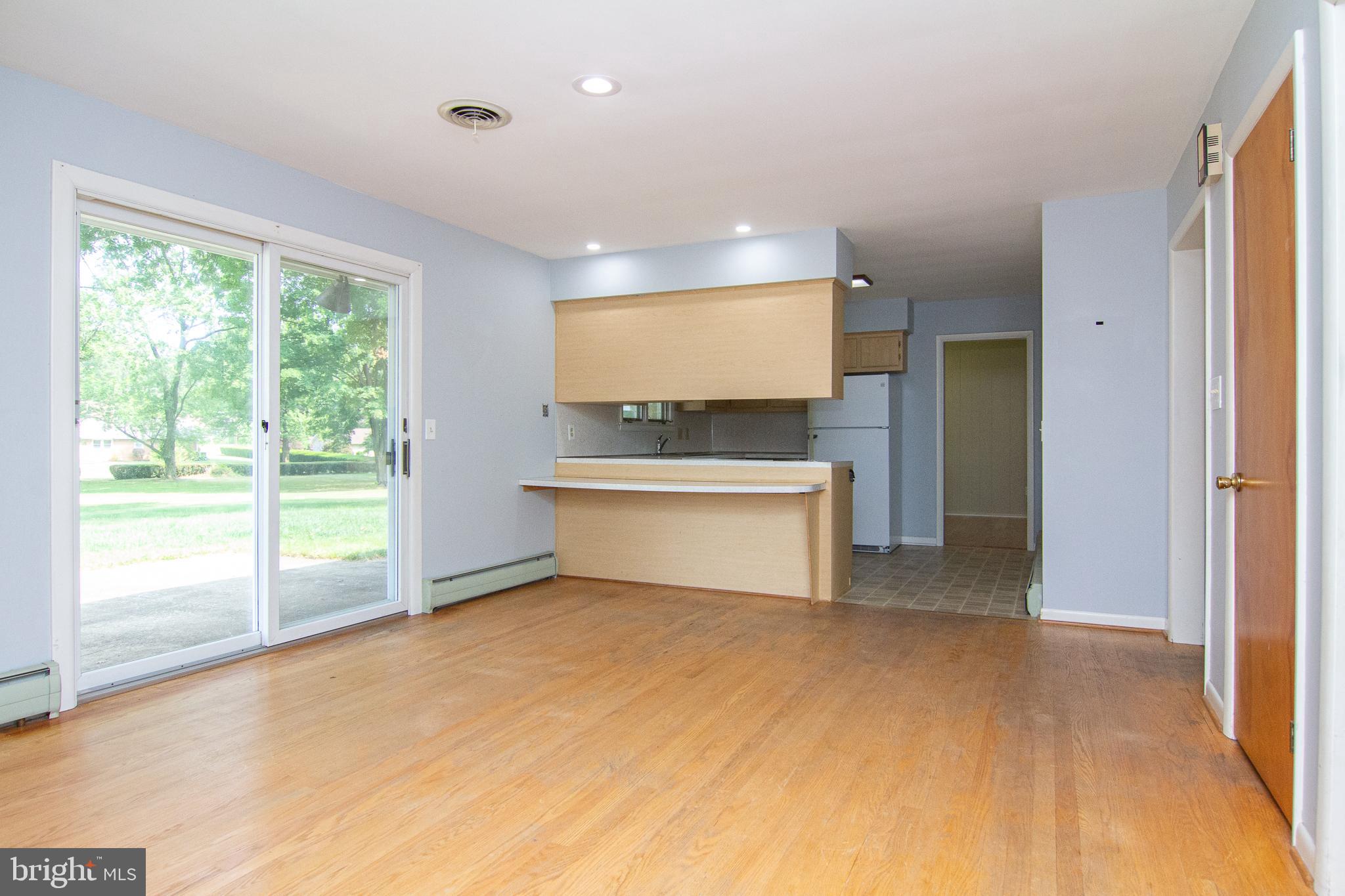 15 Greenvale Road Westminster, MD 21157 - Photo 9 of 36 Family room with slider to patio