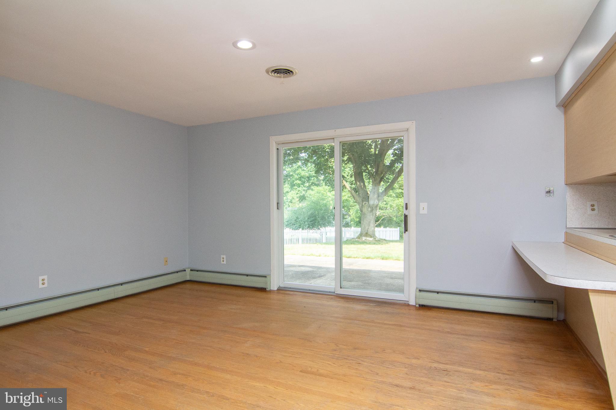 15 Greenvale Road Westminster, MD 21157 - Photo 10 of 36 Family room