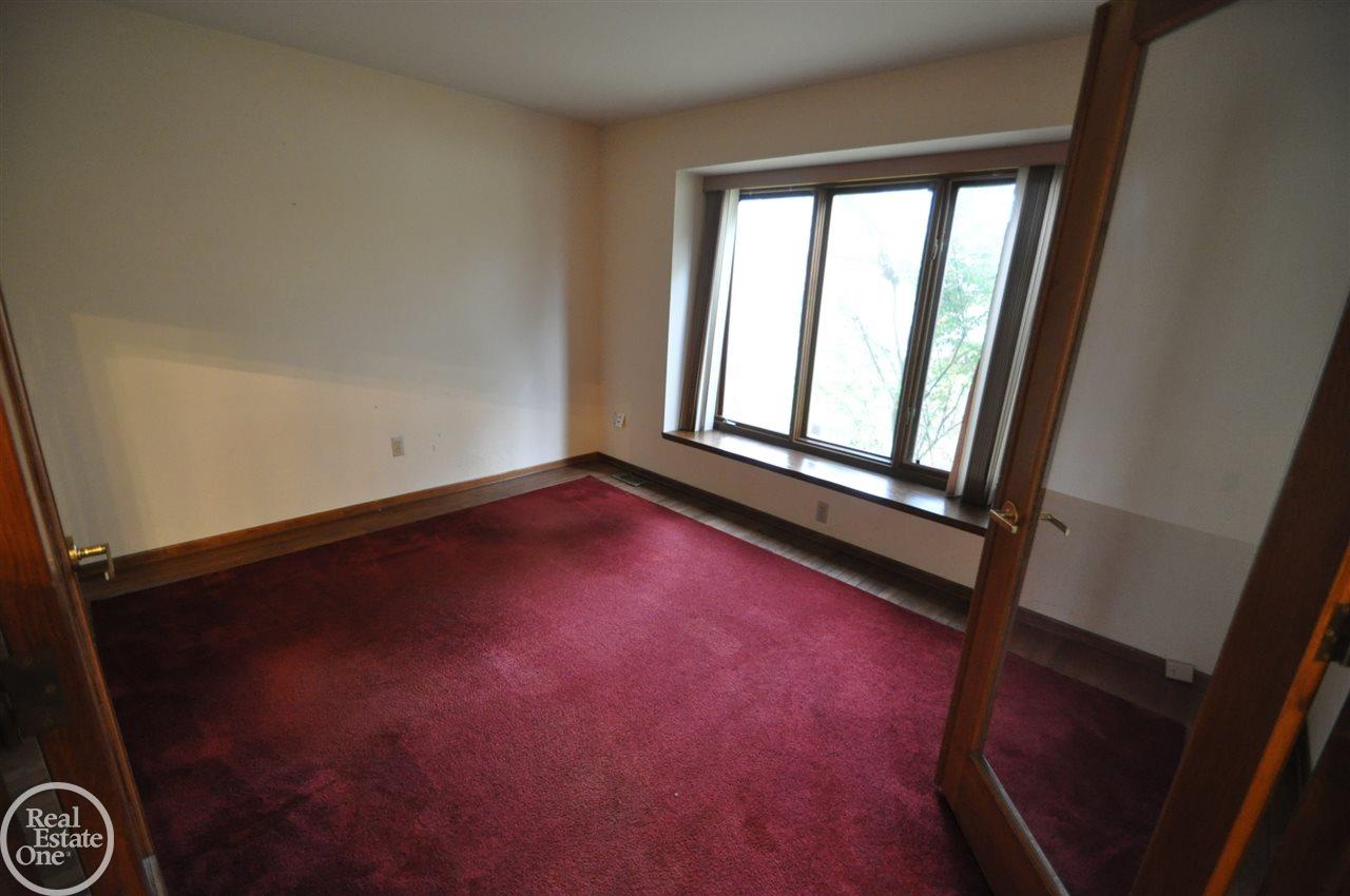 2509 Munster Road Rochester Hills, MI 48309 - Photo 13 of 31