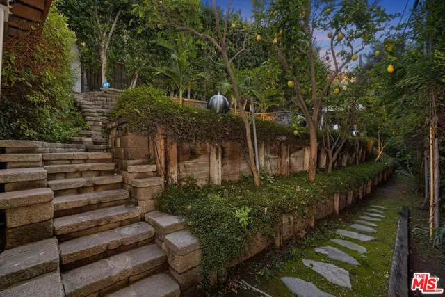 $1,699,000 | 2250 Nichols Canyon Road, Los Angeles, CA 90046