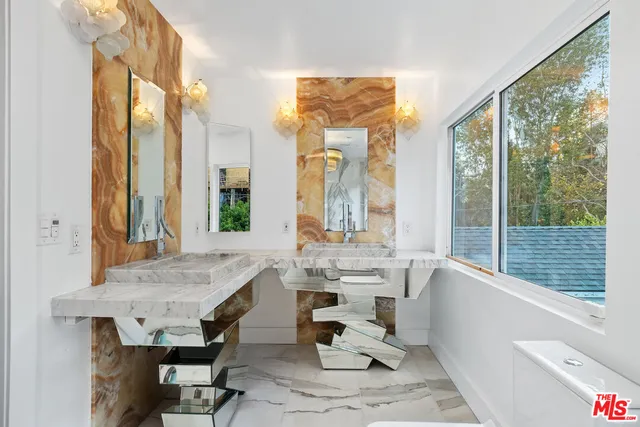 $1,699,000 | 2250 Nichols Canyon Road, Los Angeles, CA 90046