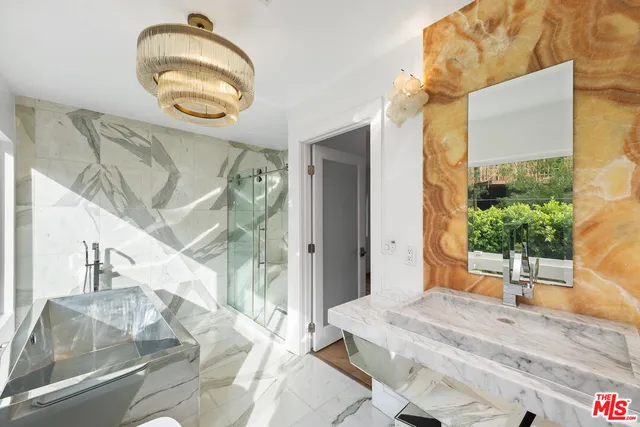 $1,699,000 | 2250 Nichols Canyon Road, Los Angeles, CA 90046