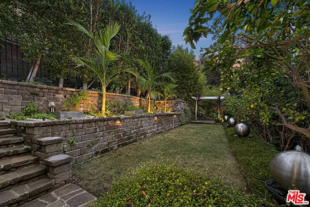 $1,699,000 | 2250 Nichols Canyon Road, Los Angeles, CA 90046