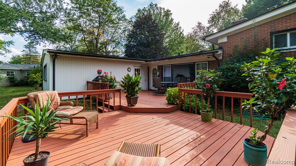 28012 Ridgebrook Road Farmington Hills, MI 48334 - Photo 39 of 43