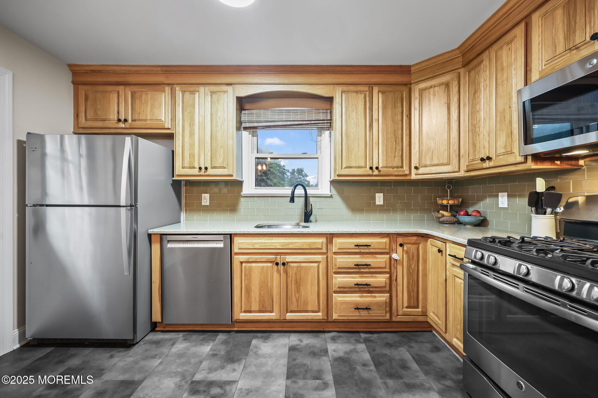 13 Woodland Road Holmdel, NJ 07733 - Photo 13 of 31 20-web-or-mls-LPM_2585