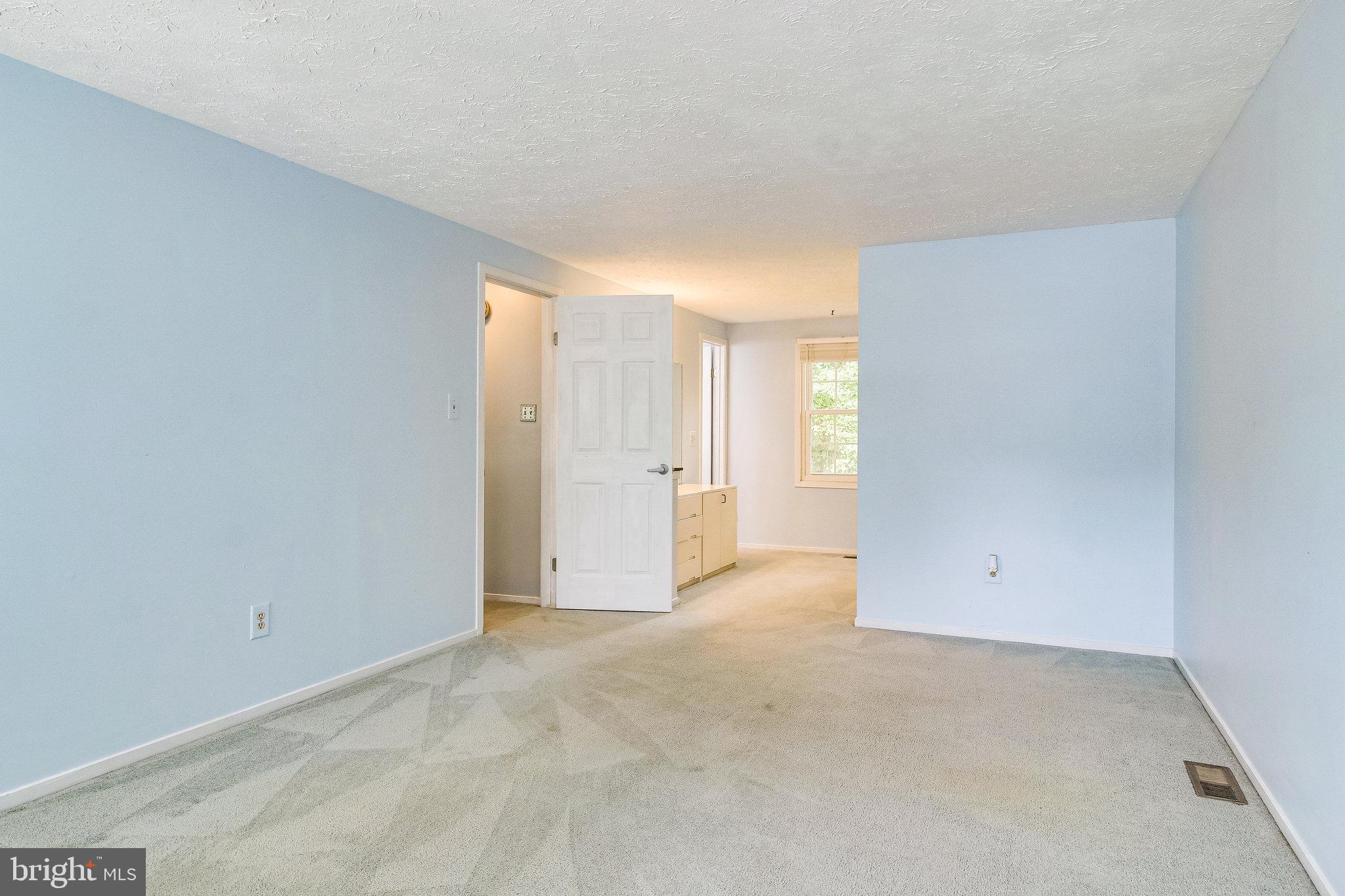 8301 Old Tree Court Springfield, VA 22153 - Photo 21 of 30 Gallery Image 21