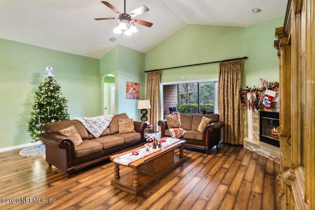 652 Reflection Cove Road Jacksonville, FL 32218 - Photo 19 of 43 Living Room