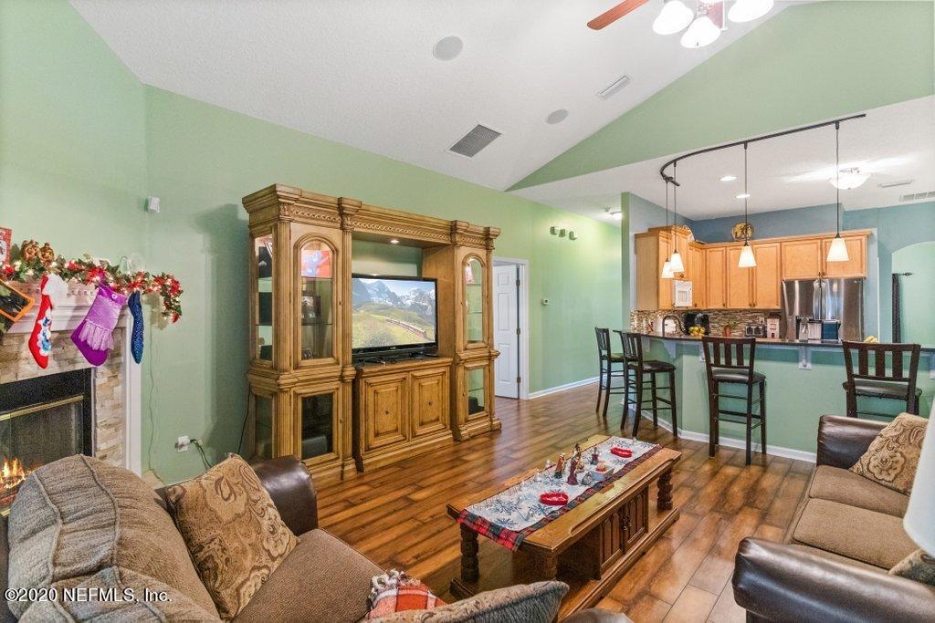 652 Reflection Cove Road Jacksonville, FL 32218 - Photo 20 of 43 Living Room