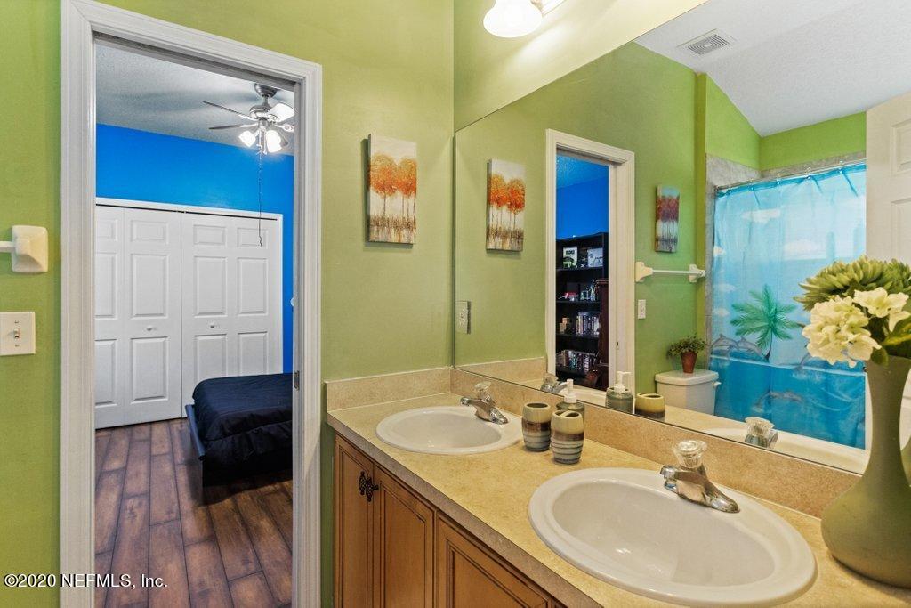 652 Reflection Cove Road Jacksonville, FL 32218 - Photo 37 of 43 2nd Bathroom (J&J)