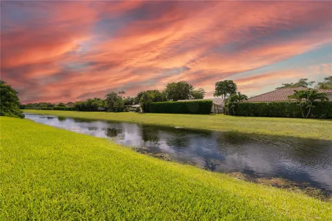 $220,000 | 10710 Royal Palm Boulevard, Unit 22, Coral Springs, FL 33065