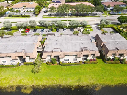 $220,000 | 10710 Royal Palm Boulevard, Unit 22, Coral Springs, FL 33065