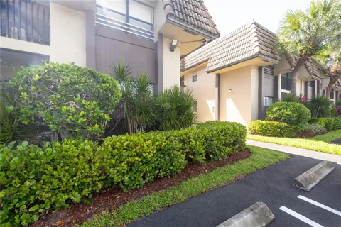 $220,000 | 10710 Royal Palm Boulevard, Unit 22, Coral Springs, FL 33065