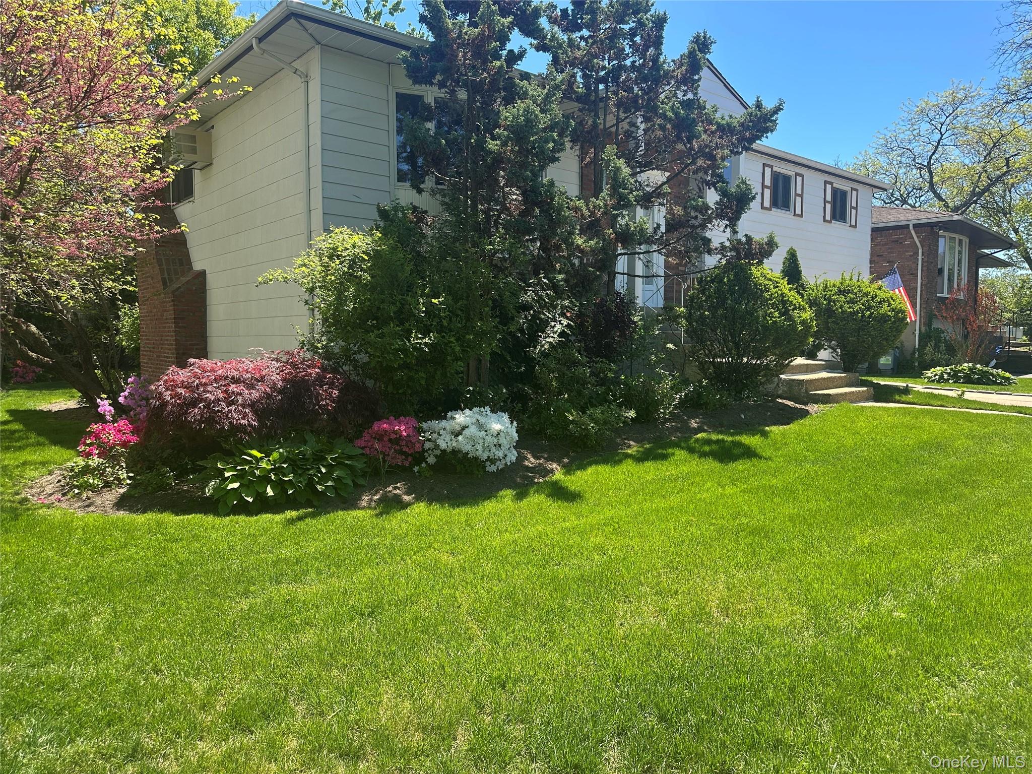 776 Bunker Road Valley Stream, NY 11581 - Photo 3 of 24