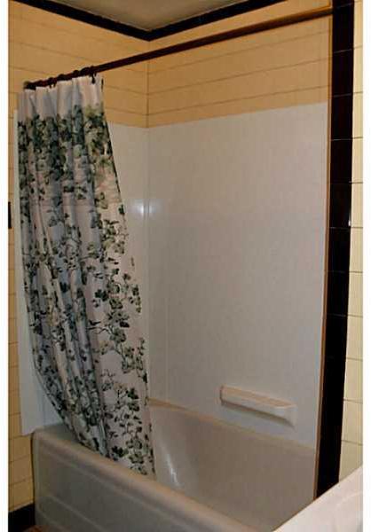 565 Reno Street Rochester, PA 15074 - Photo 17 of 25 Full Bath. Full Bath
