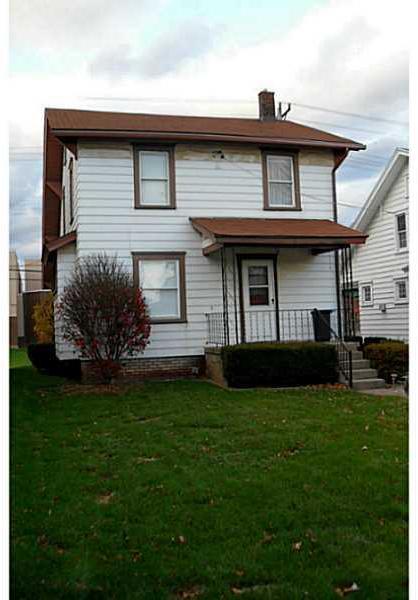 565 Reno Street Rochester, PA 15074 - Photo 3 of 25 Exterior Back. Covered rear entrance