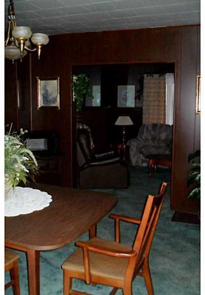 565 Reno Street Rochester, PA 15074 - Photo 7 of 25 Living Room.