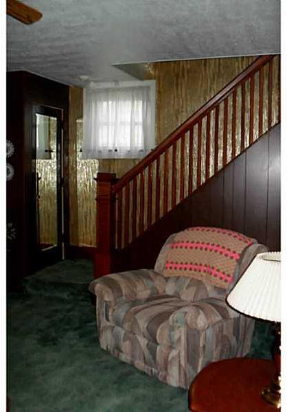 565 Reno Street Rochester, PA 15074 - Photo 8 of 25 Living Room. Living Room