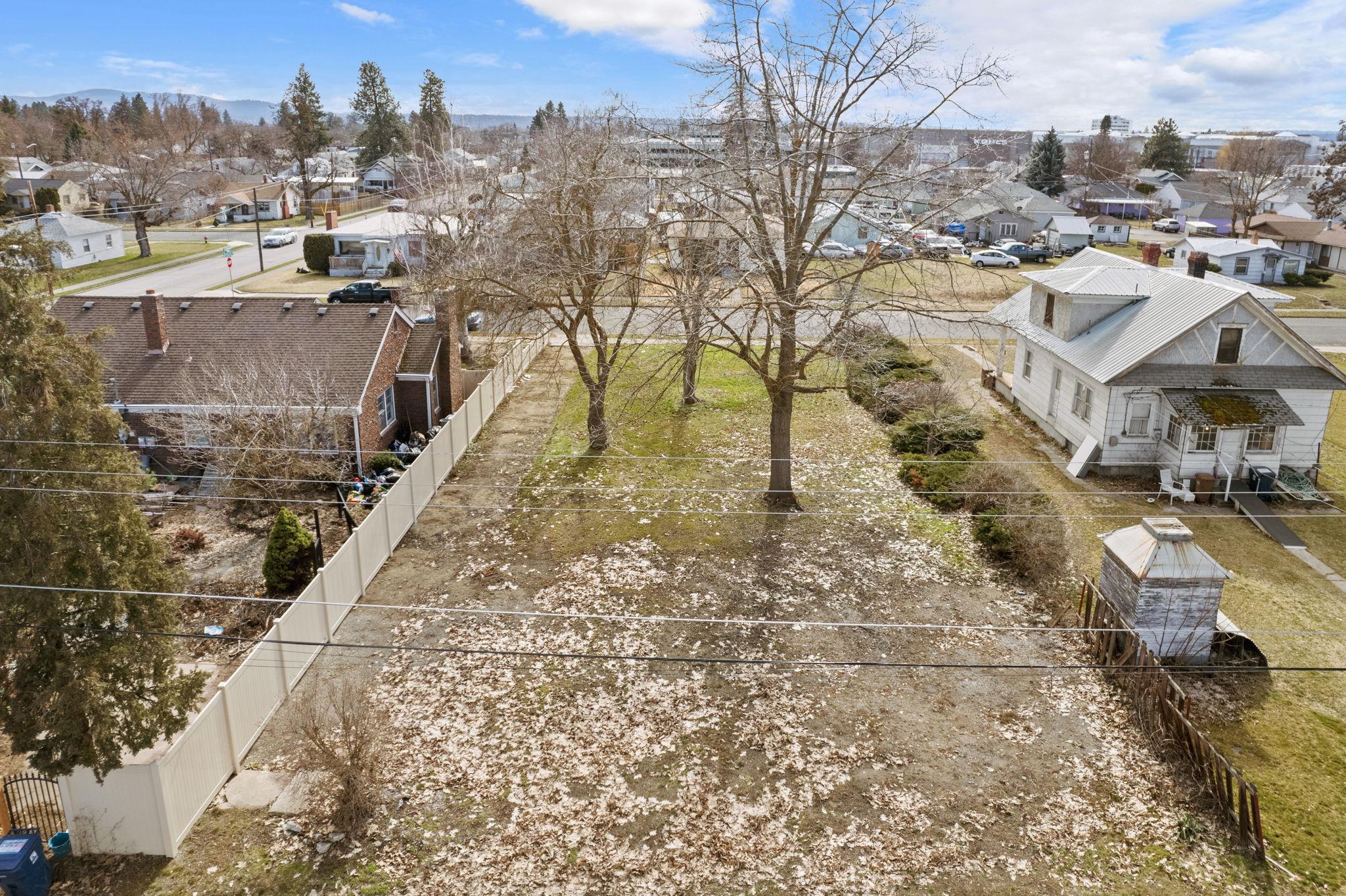 215 East Everett Ave  