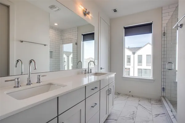 $3,100 | 4426 Cabell Drive, Unit 1202, Dallas, TX 75204