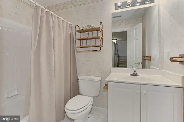 $4,100 | 1850 Brenthill Court, Vienna, VA 22182