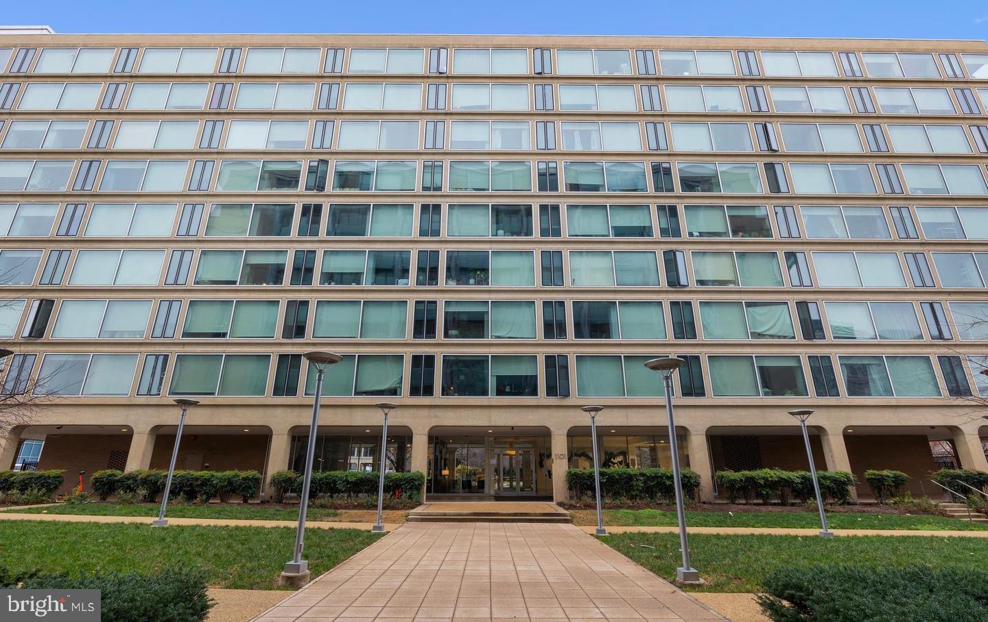 1101 3rd Street Southwest, Unit 114 Washington, DC 20024 - Photo 2 of 29 Designed by I.M. Pei and built in 1960-1961.