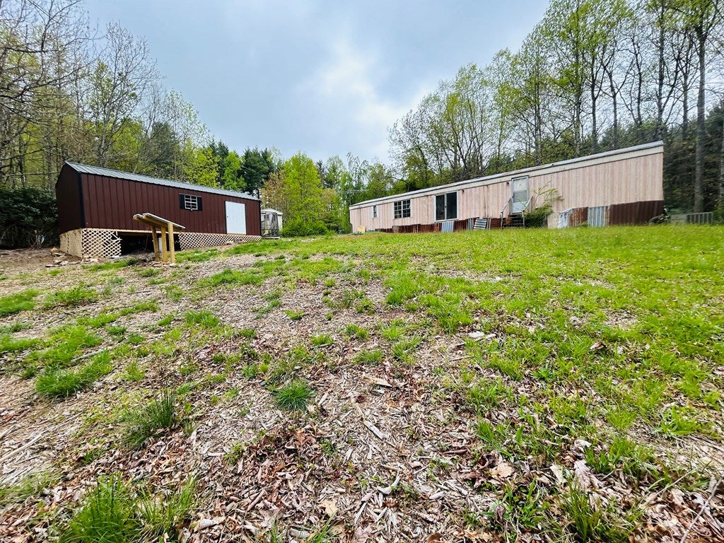 174 Round Hill Road, Unit 4 Fancy Gap, VA 24328 - Photo 9 of 18 Gallery Image 9