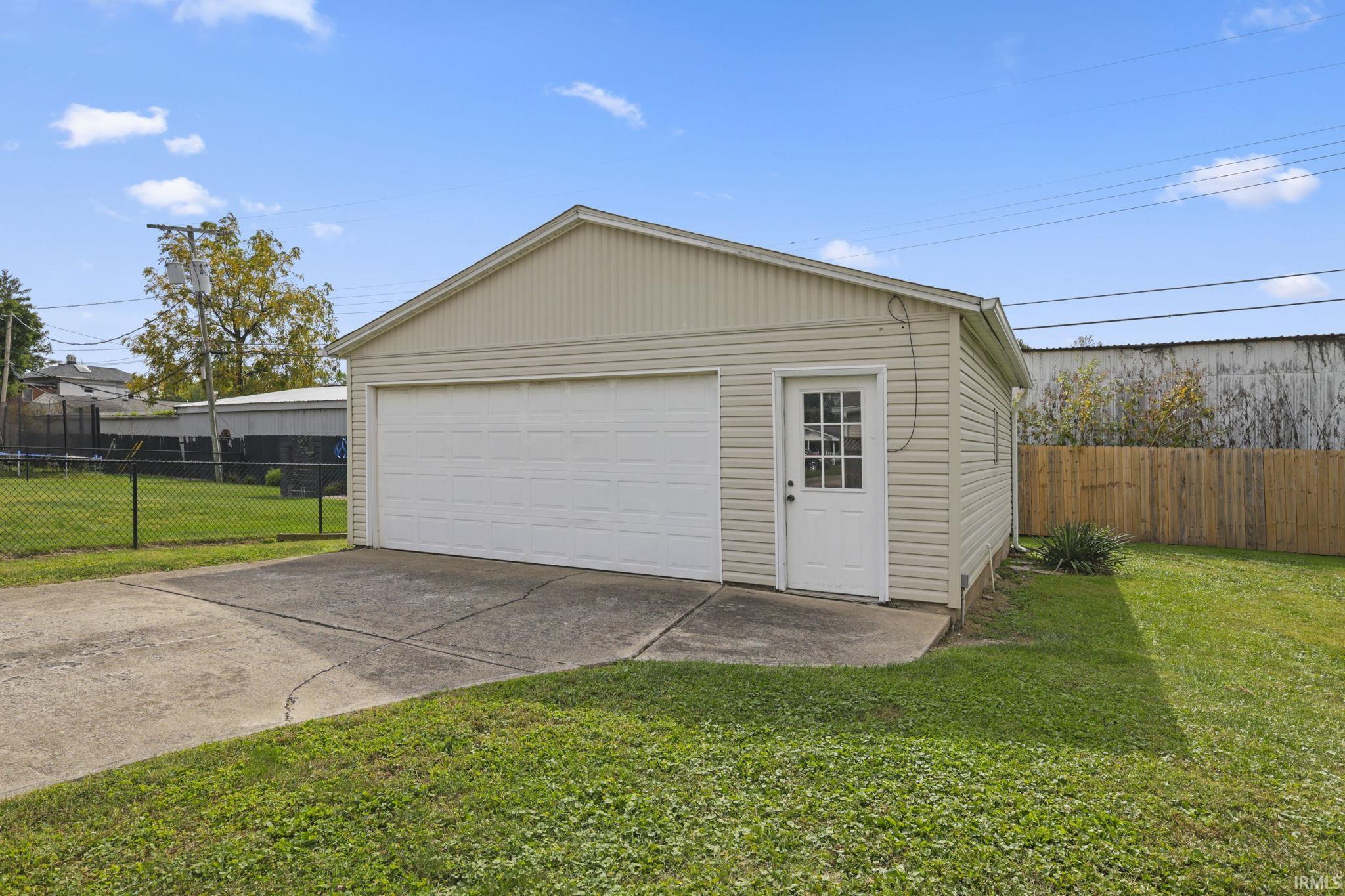 6227 West Taylor Road Muncie, IN 47304 - Photo 35 of 38 Gallery Image 35